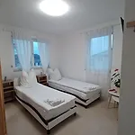 Vendégház Mioritza