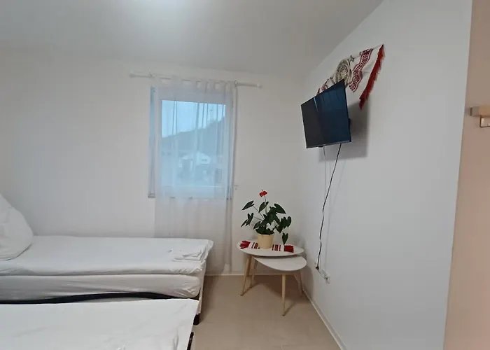 Mioritza Πανσιόν